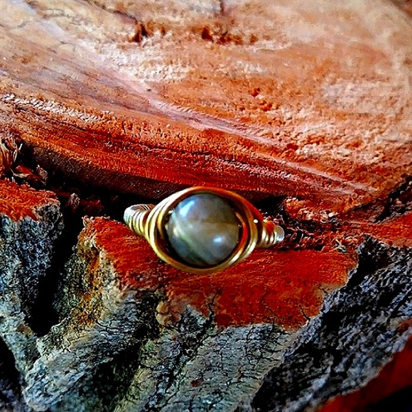 Labradorite 10k wrapped Sterling silver ring - Picture 1 of 5